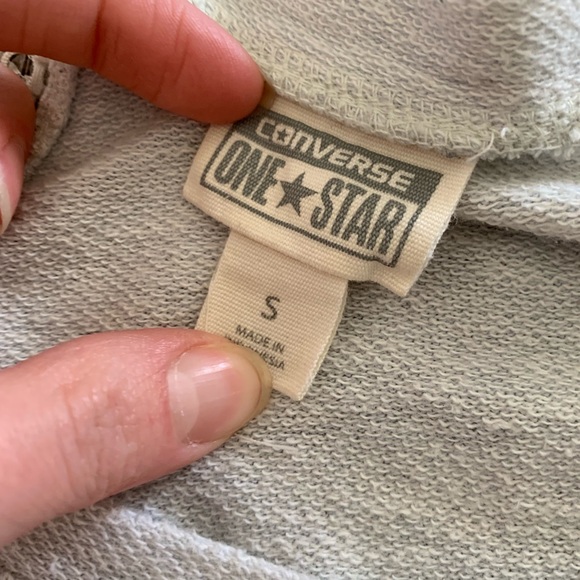 🆕 Converse One Star gray sweatshirt top - Picture 5 of 5